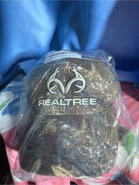 Realtree Camouflaged Trucker Hat